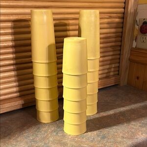 EUC Tupperware golden Yellow Drinkware